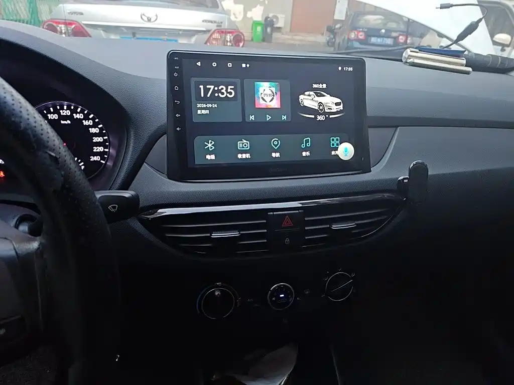 Hyundai Elantra — миниатюра 9