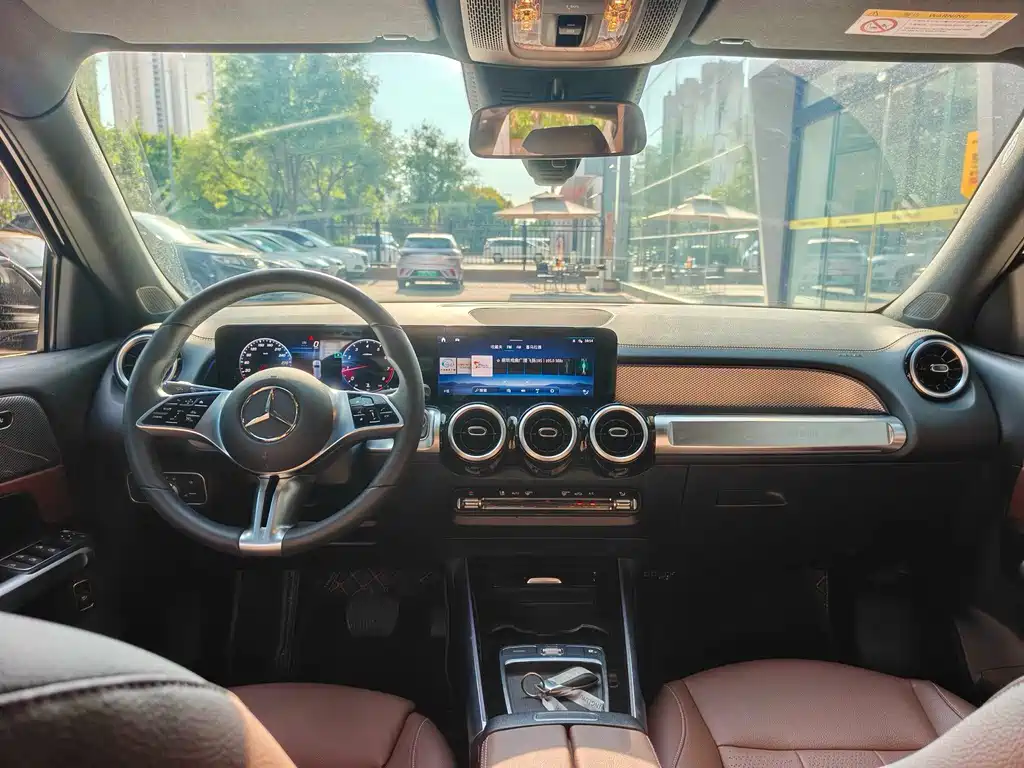 Mercedes-Benz GLB — миниатюра 7