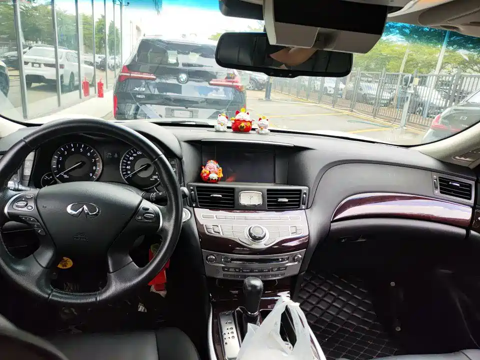 Infiniti Q70 — миниатюра 8