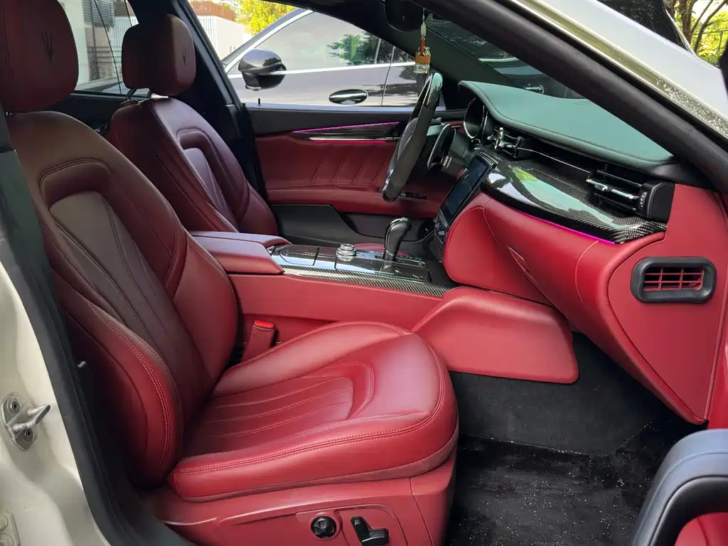 Maserati Quattroporte — миниатюра 13
