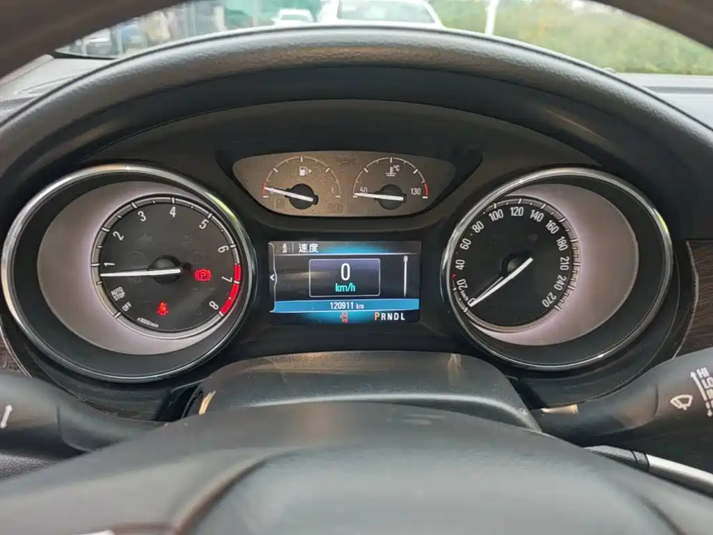 Buick Verano — миниатюра 12