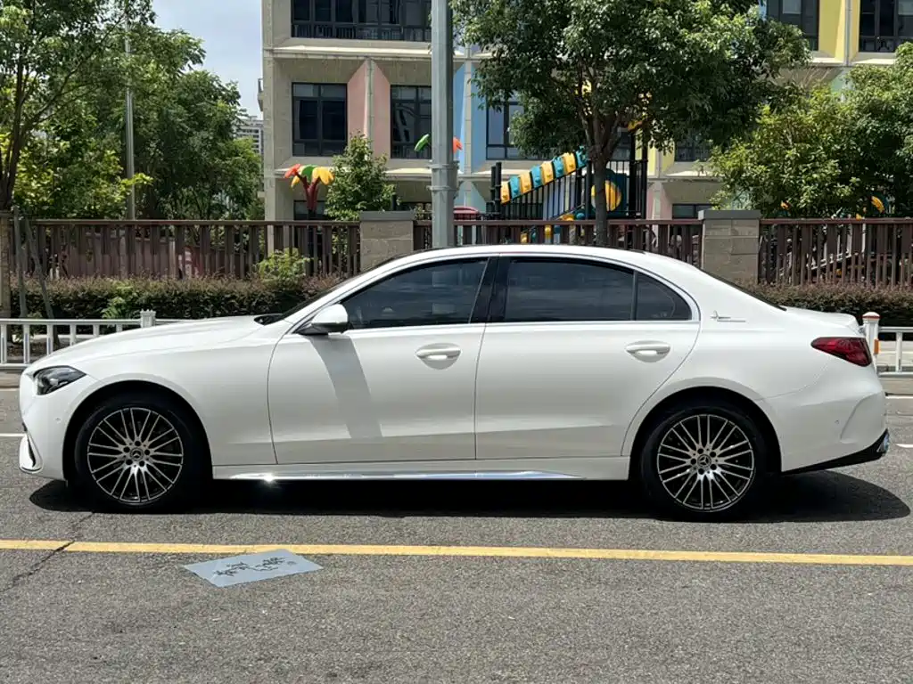 Mercedes-Benz C-Class — миниатюра 7
