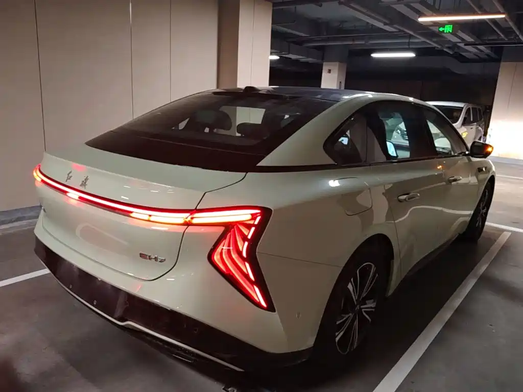 Hongqi EH7 2025 600