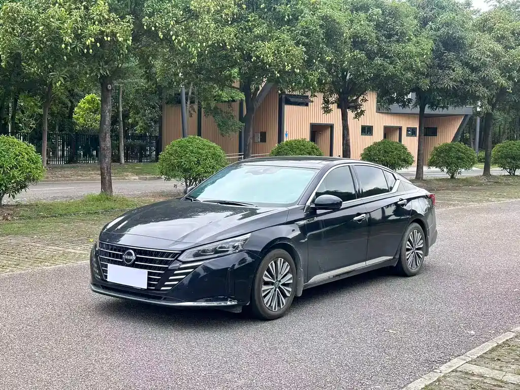 Nissan Teana 2024
