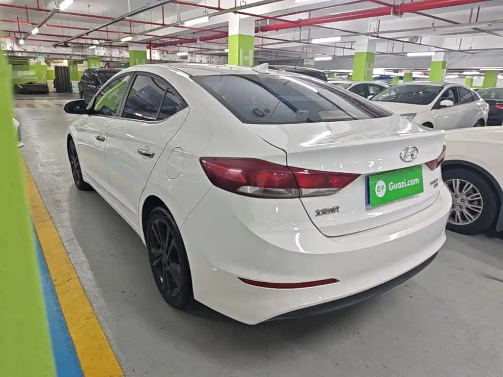 Hyundai Elantra — миниатюра 5
