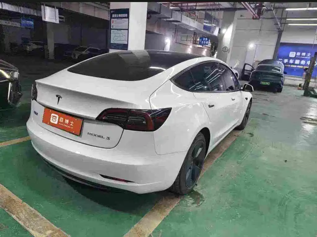 Tesla Model 3 — миниатюра 8