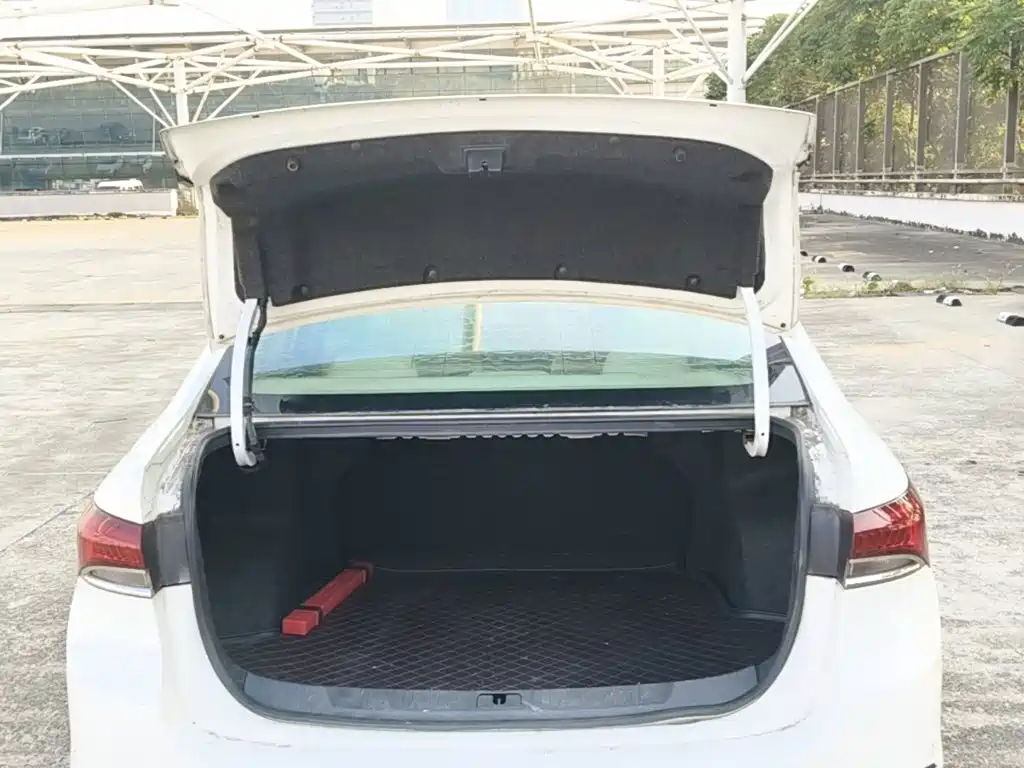 Buick Excelle — миниатюра 19