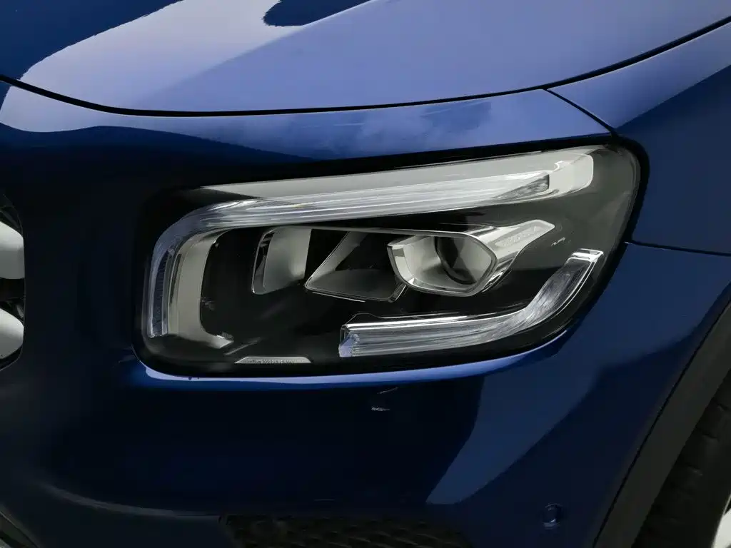 Mercedes-Benz GLB — миниатюра 7