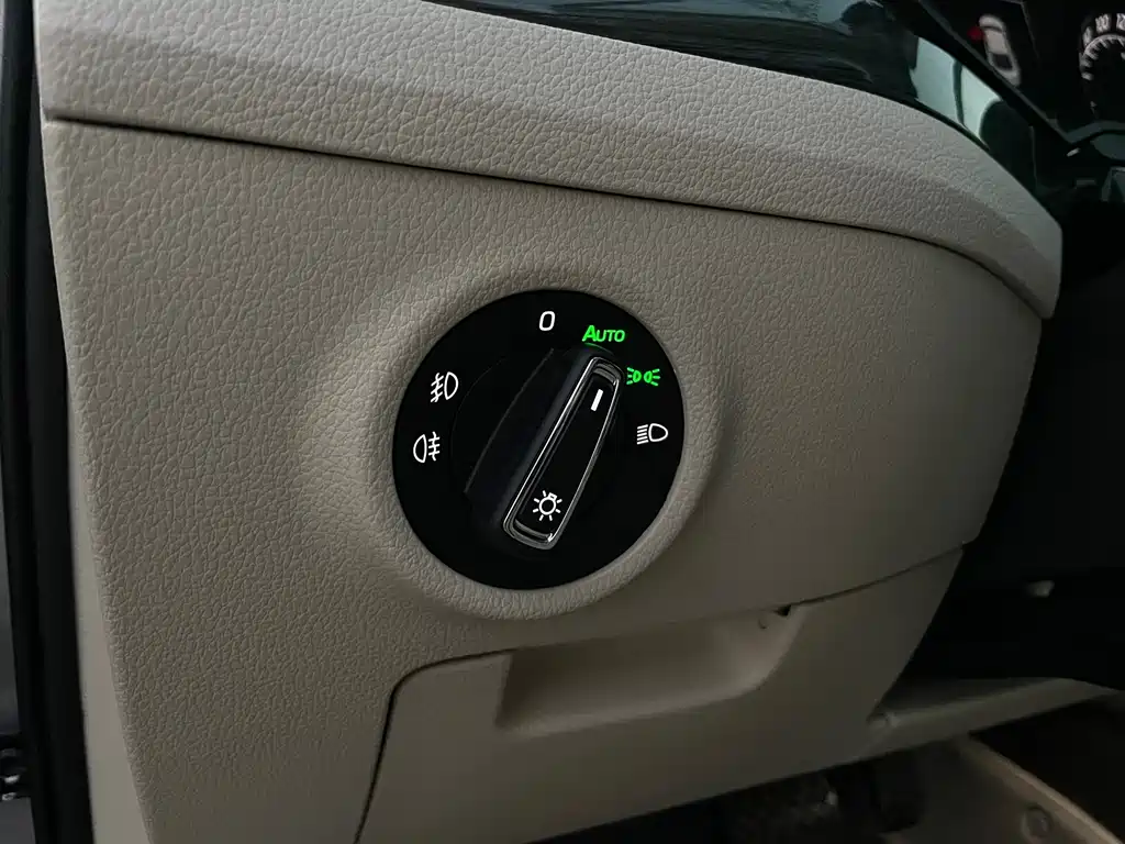 Skoda Superb — миниатюра 32