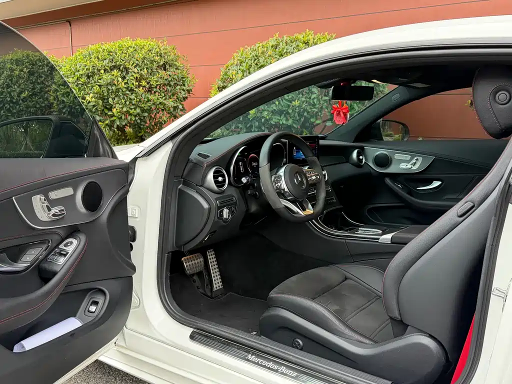 Mercedes-Benz C-Class (Import) — миниатюра 4