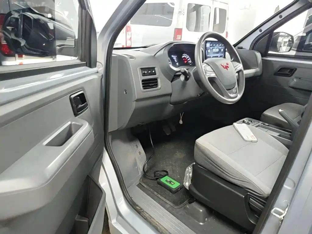 Wuling Yangguang — миниатюра 16