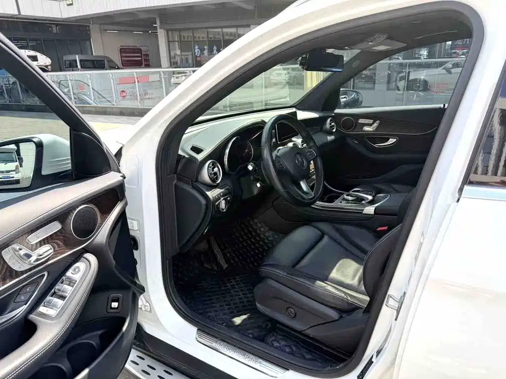Mercedes-Benz GLC 2017 GLC 300 4MATIC