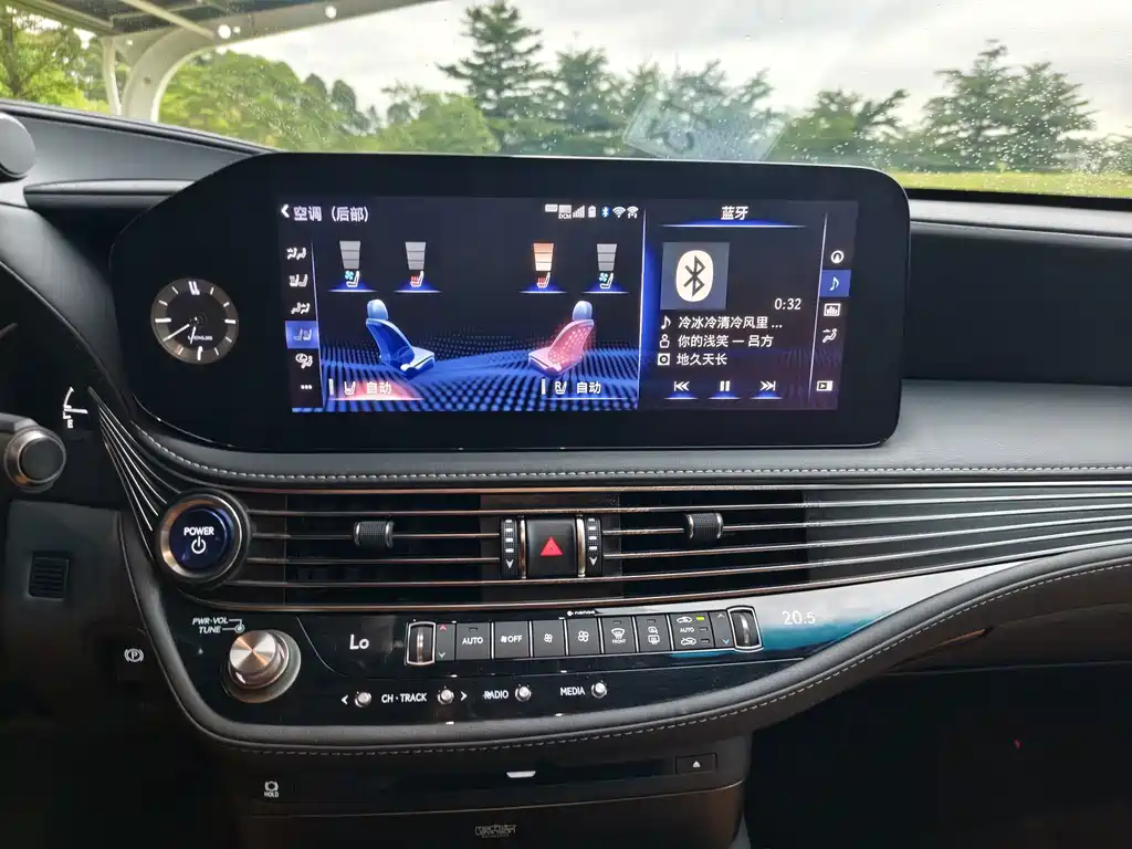 Lexus LS — миниатюра 16