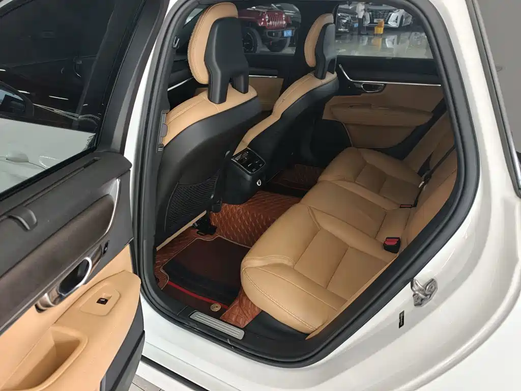 Volvo V90 — миниатюра 5