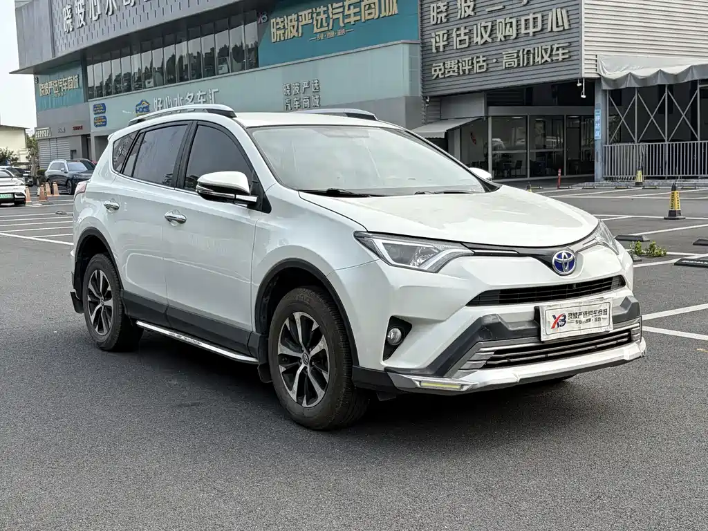 Toyota RAV4 — миниатюра 4