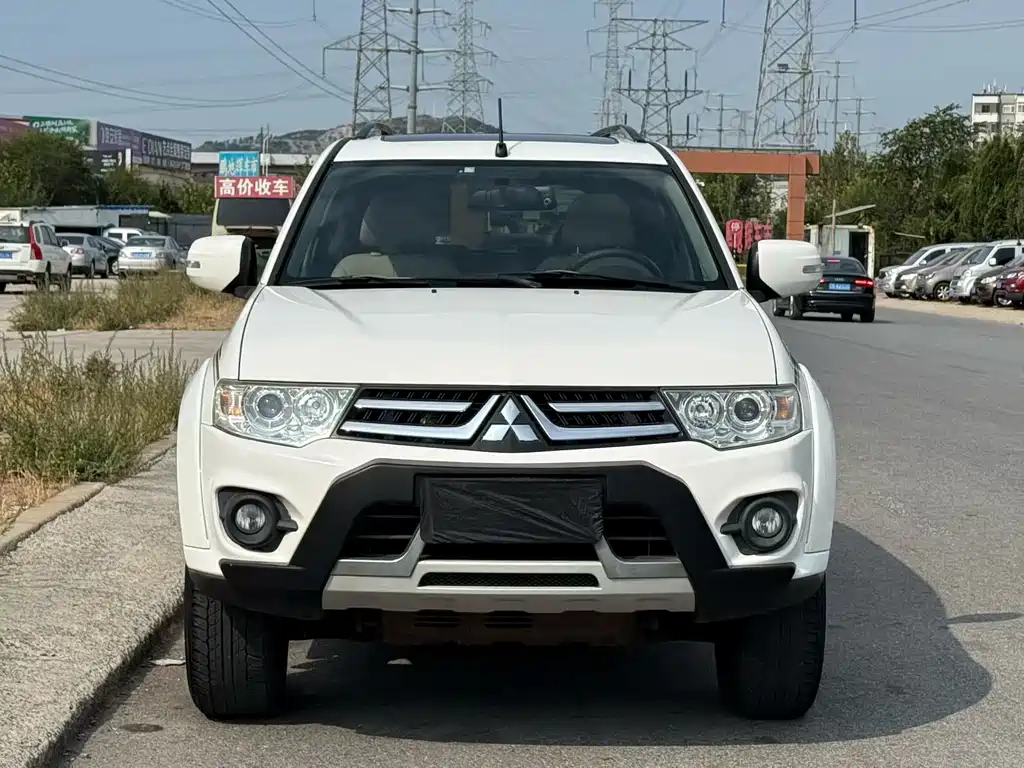 Mitsubishi Pajero Sport — миниатюра 2