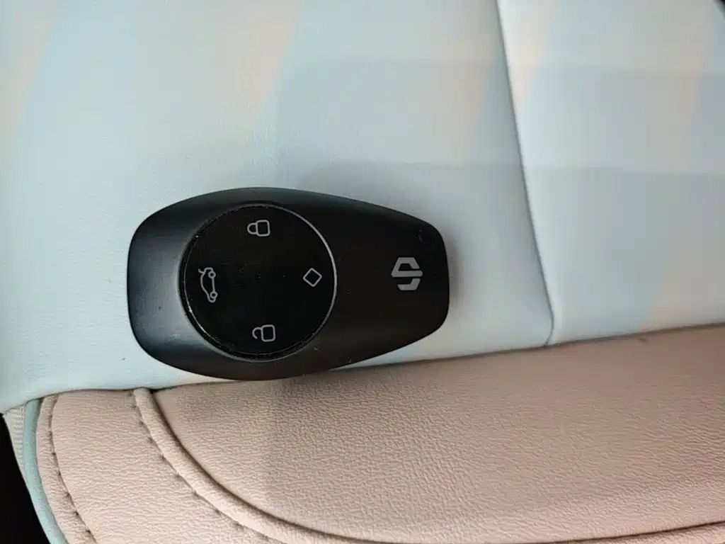 Leapmotor Leapmotor T03 — миниатюра 9
