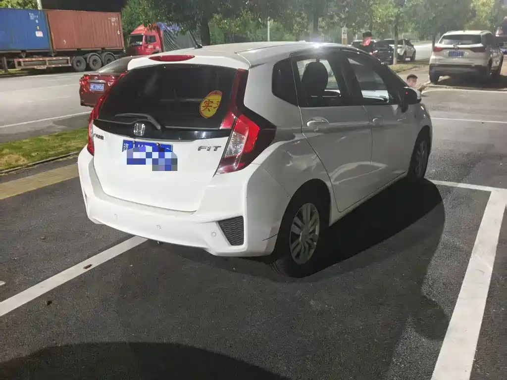 Honda Fit — миниатюра 4