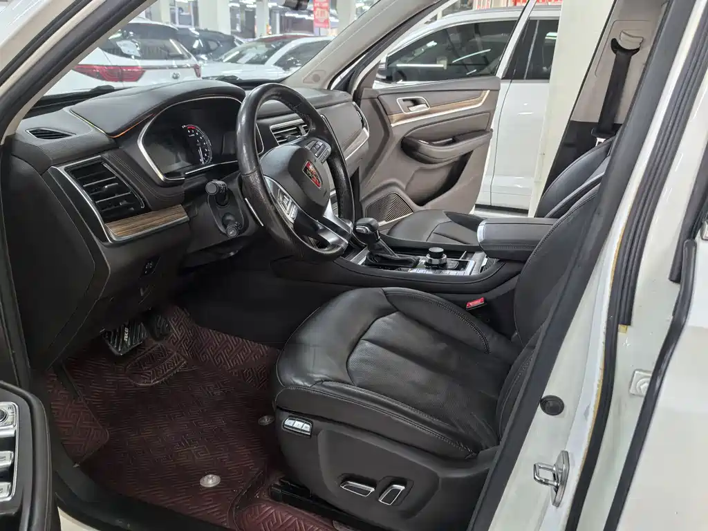 Roewe RX8 — миниатюра 7