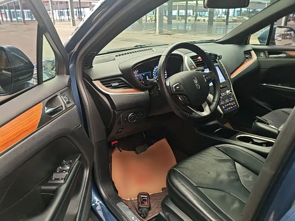 Lincoln MKC — миниатюра 16