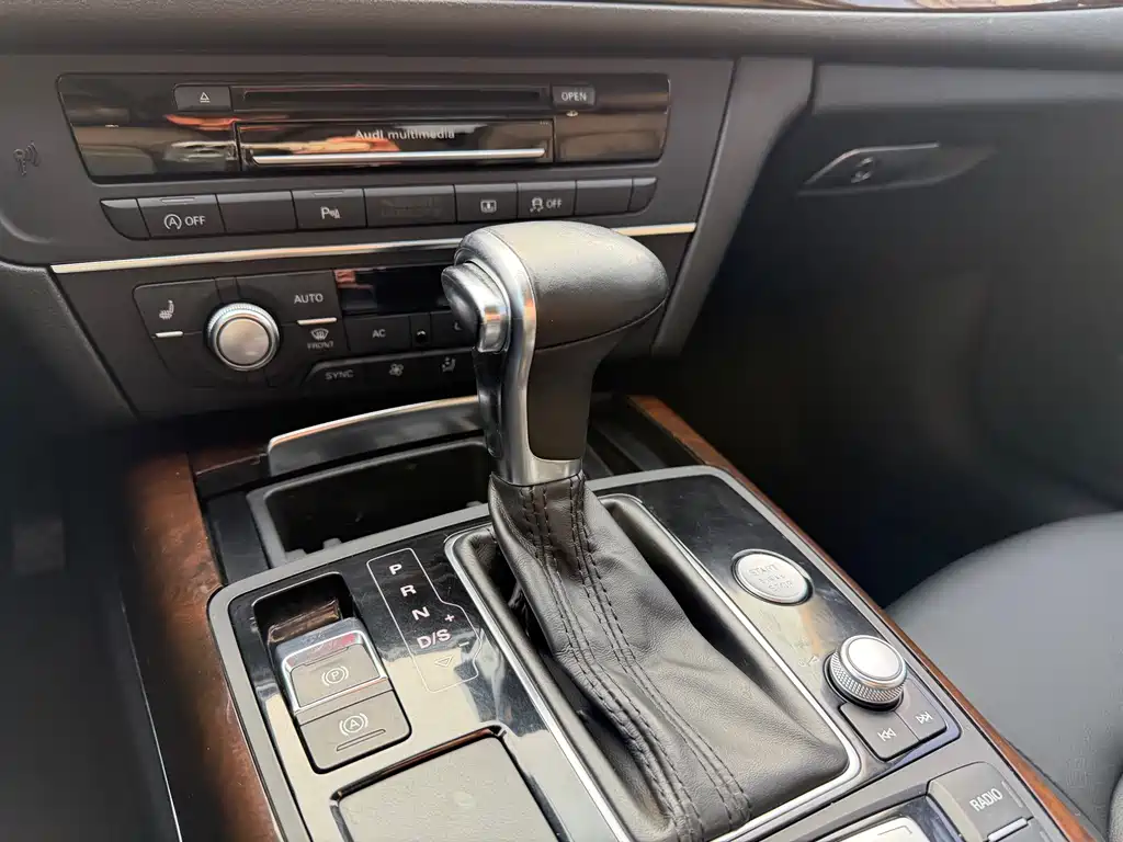 Audi A6L 2012 30 FSI Comfort