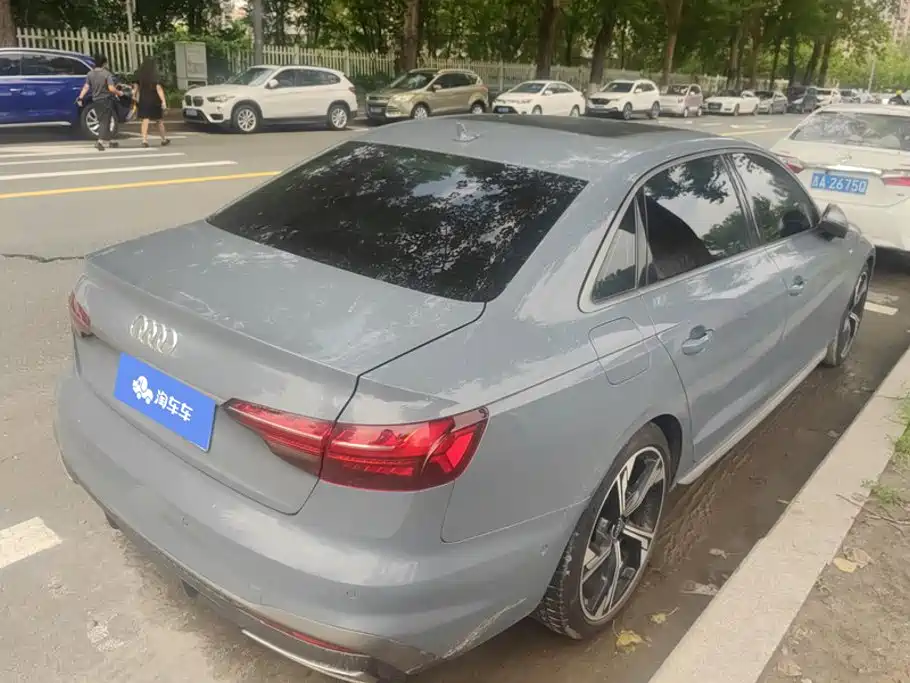 Audi A4L 2022 40 TFSI quattro RS