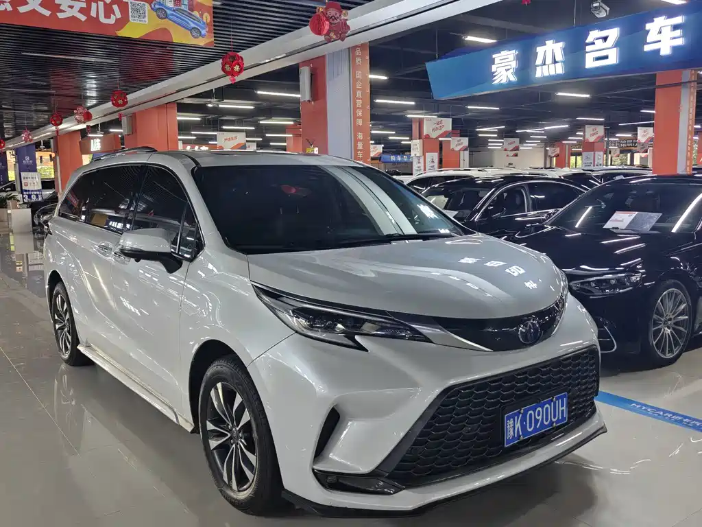 Toyota Granvia — миниатюра 10