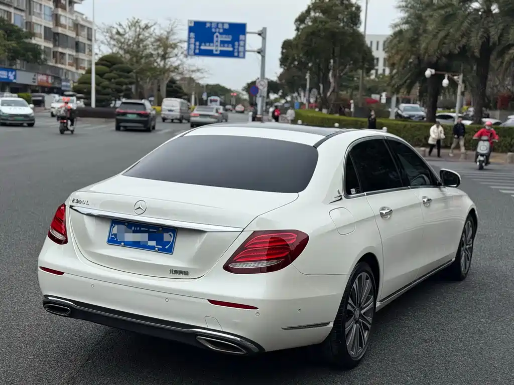 MERCEDES-BENZ E CLASS