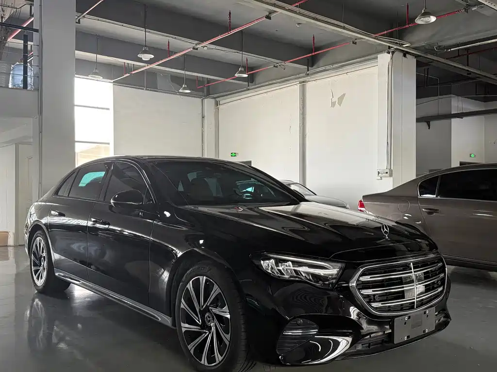 Mercedes-Benz E-Class — миниатюра 3