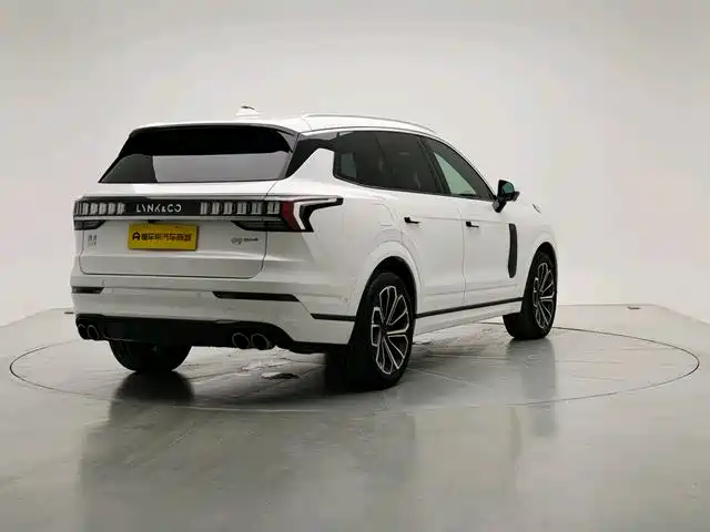 Lynk & Co 09 EM-P 2023 2.0TD EM-P Executive мест