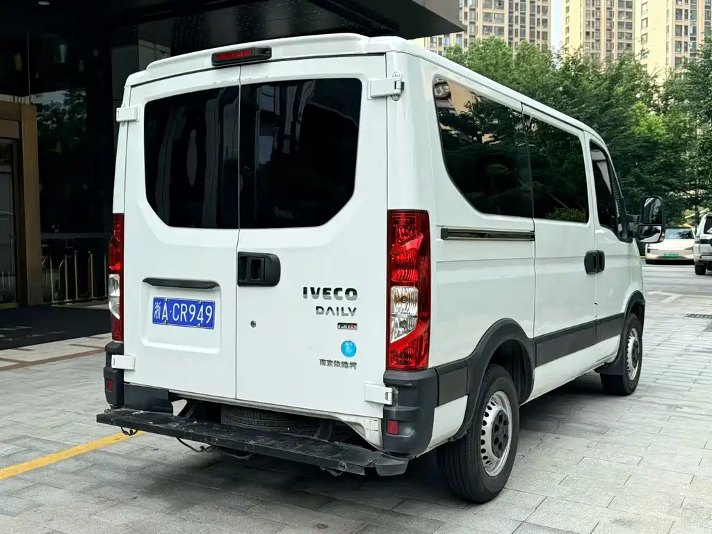 IVECO Ousheng — миниатюра 4