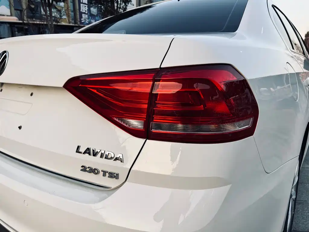 Volkswagen Lavida 2017 230TSI DSG Comfort
