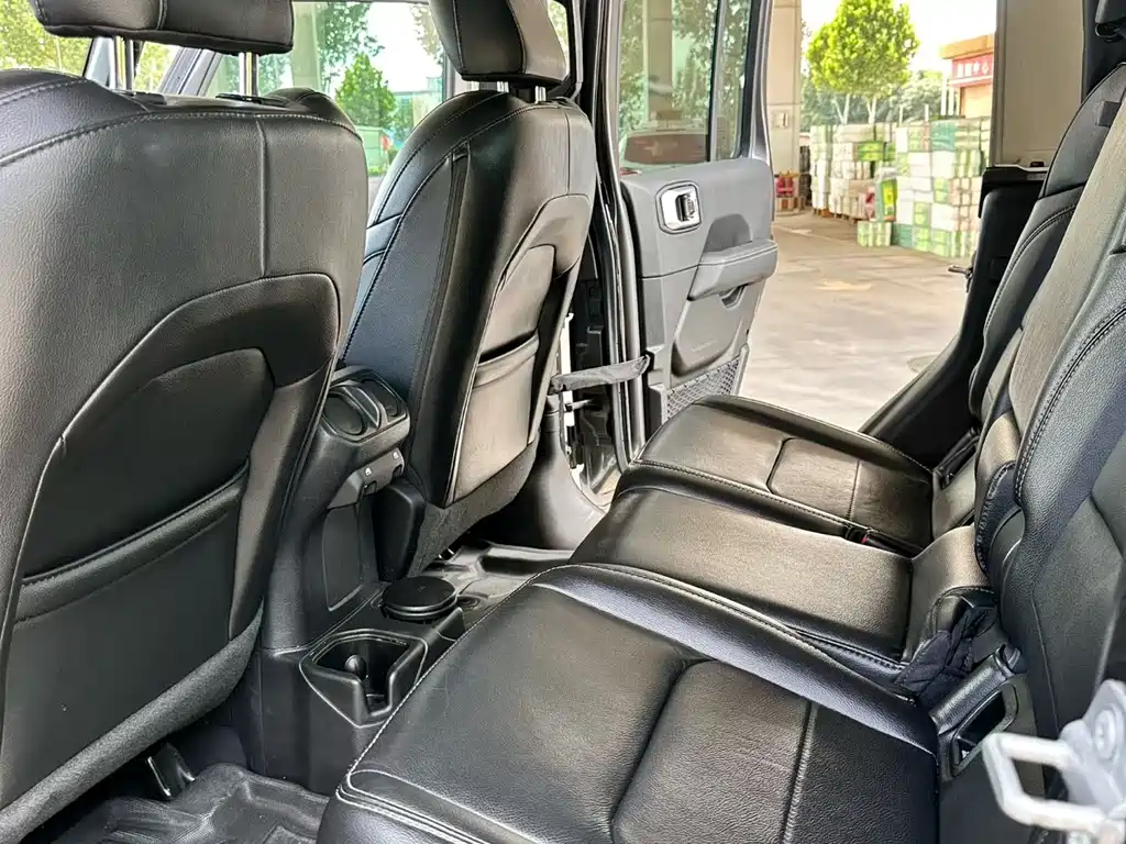 Jeep Gladiator — миниатюра 6