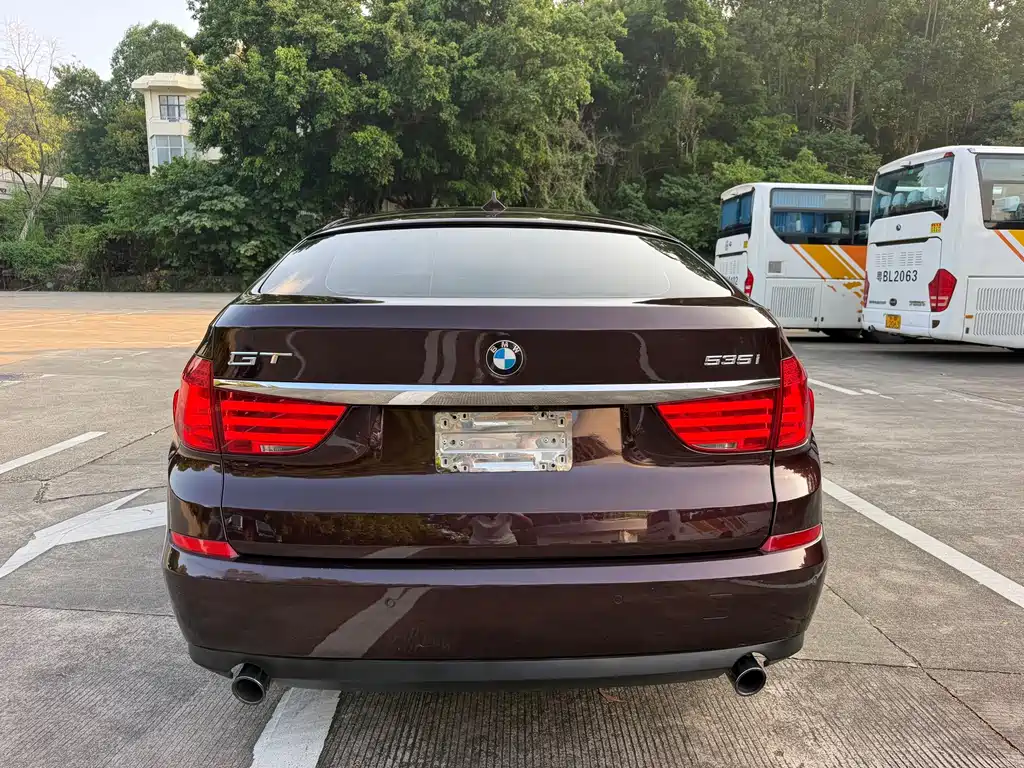 BMW 5 Series GT — миниатюра 14