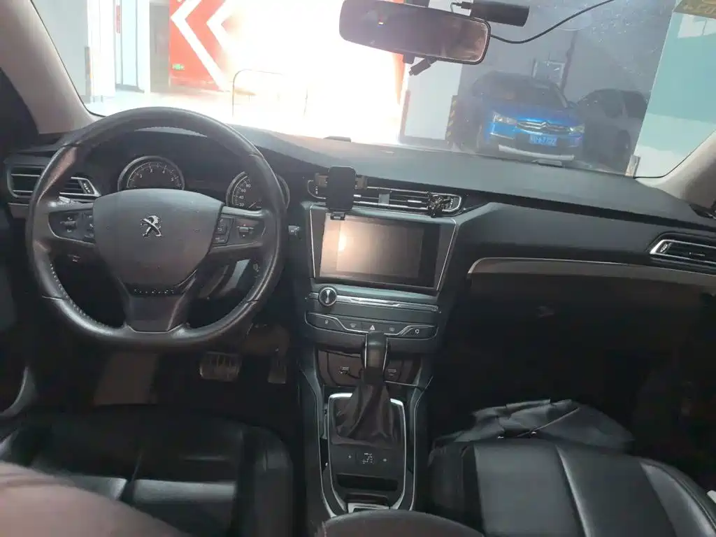 Peugeot 408 — миниатюра 13