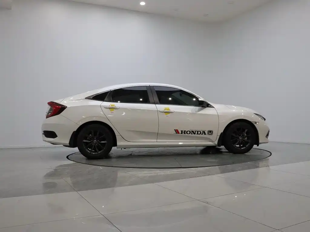Honda Civic — миниатюра 8