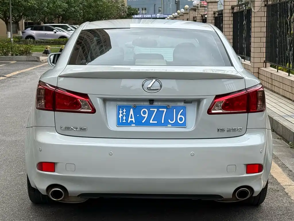 Lexus IS — миниатюра 4