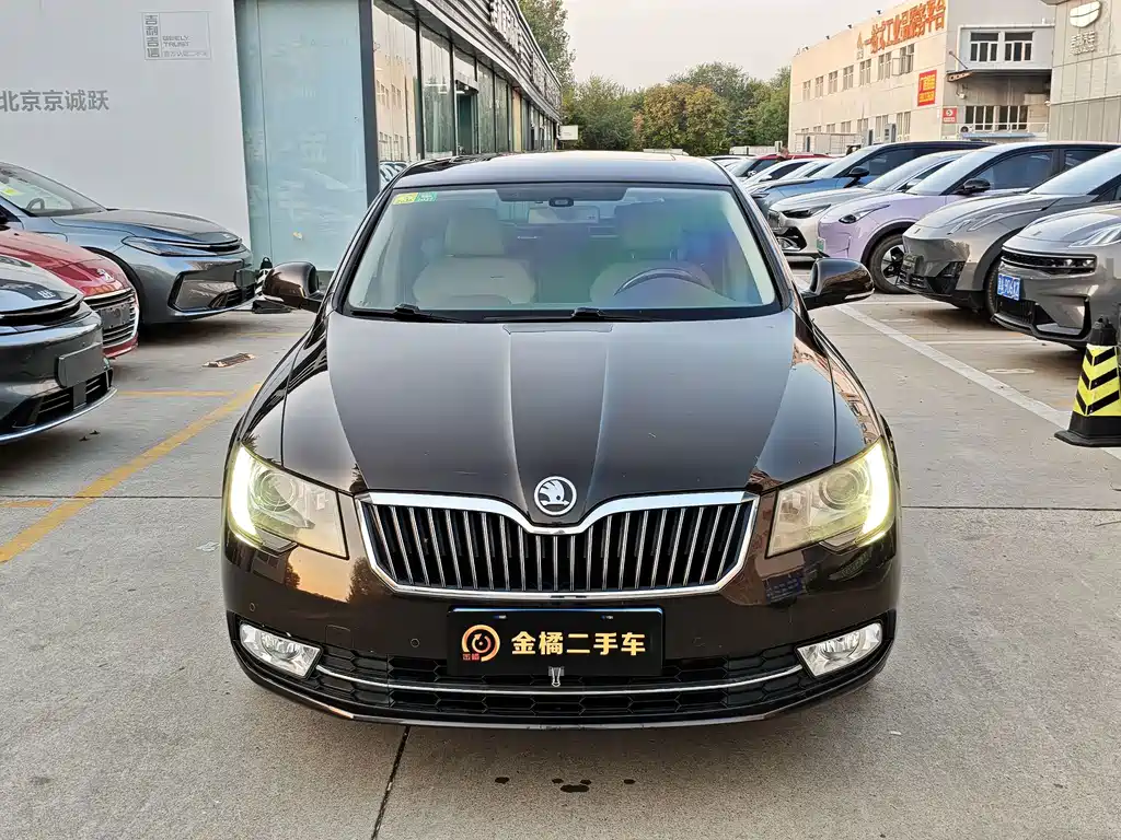 Skoda Superb — миниатюра 5