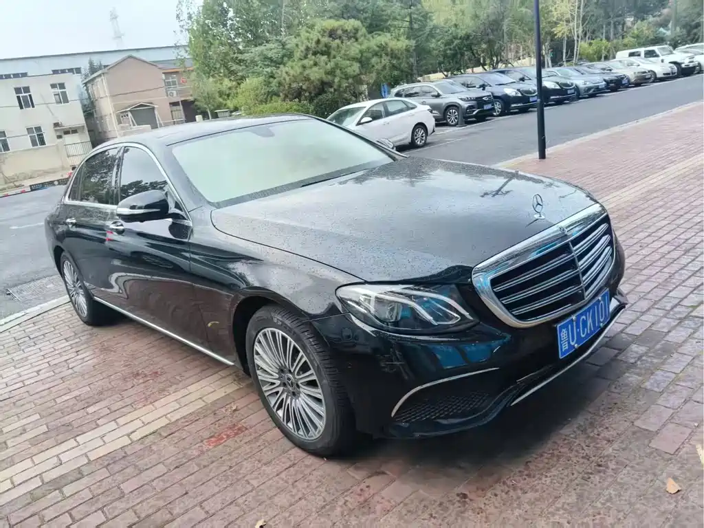 Mercedes-Benz E-Class — миниатюра 3