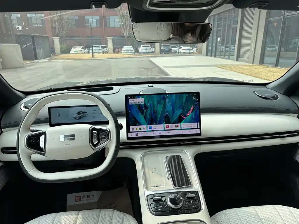 Geely Galaxy Galaxy 7 7 2025 120km +