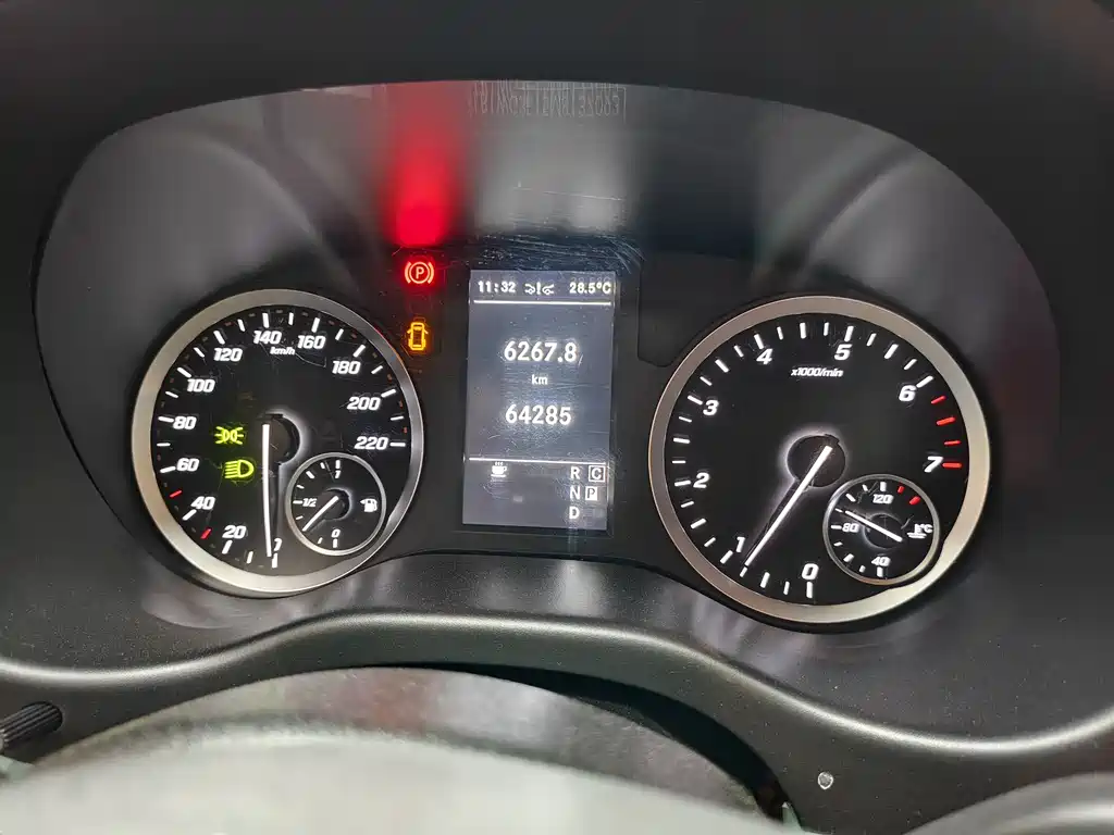 Mercedes-Benz Vito 2021 2.0T 7 мест