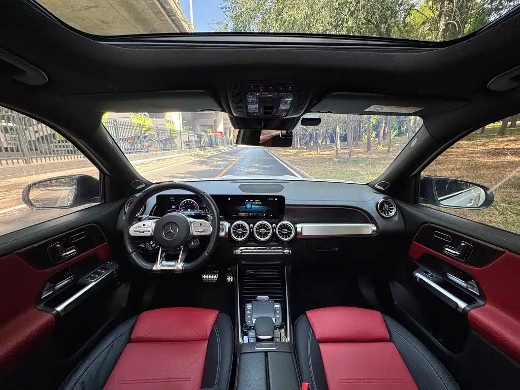 Mercedes-Benz GLB AMG — миниатюра 18