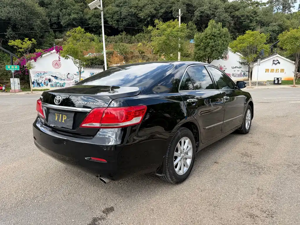 Toyota Camry — миниатюра 5