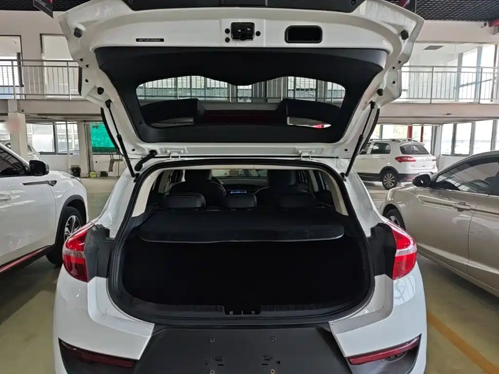 Geely Emgrand GS — миниатюра 19