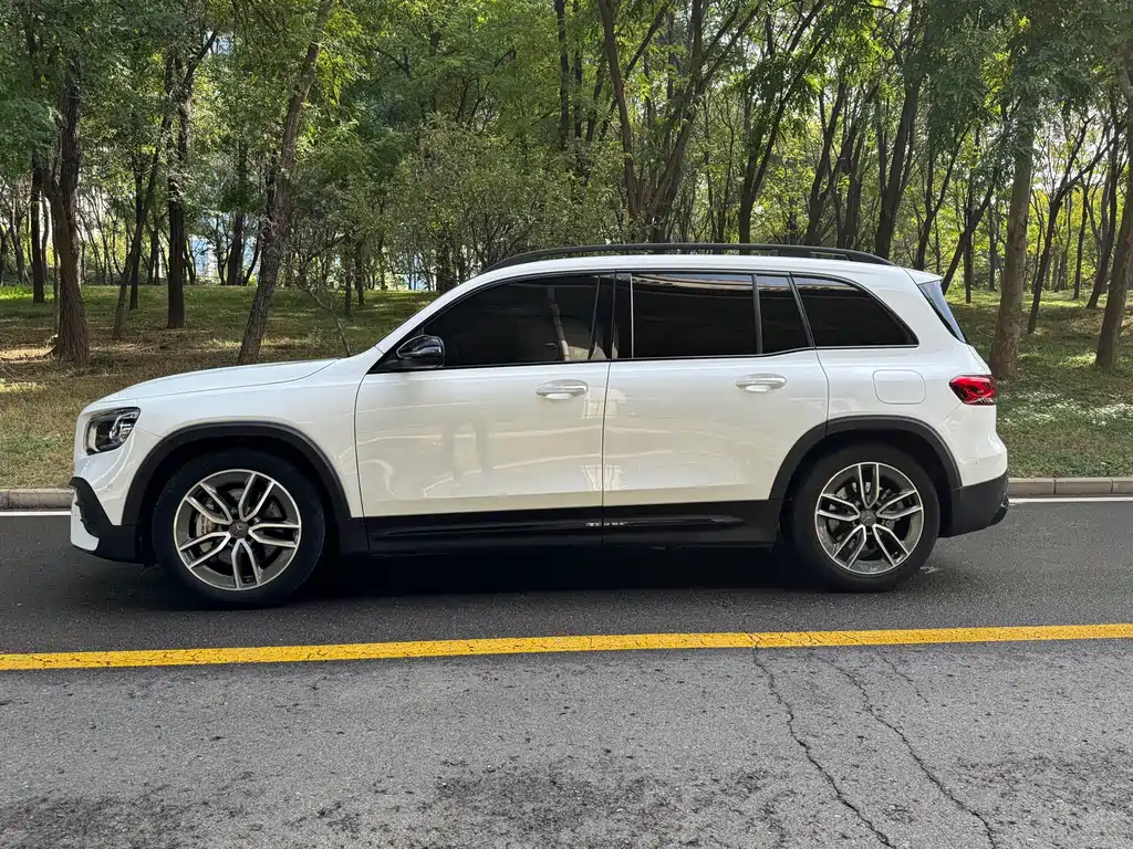 Mercedes-Benz GLB AMG — миниатюра 4