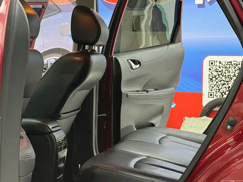 Nissan Tiida — миниатюра 5