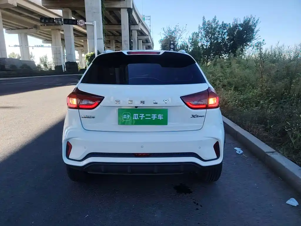 Geely Vision X3 — миниатюра 6