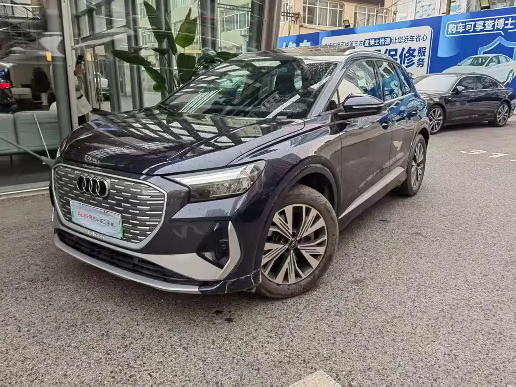 Audi Q4 e-tron 2025