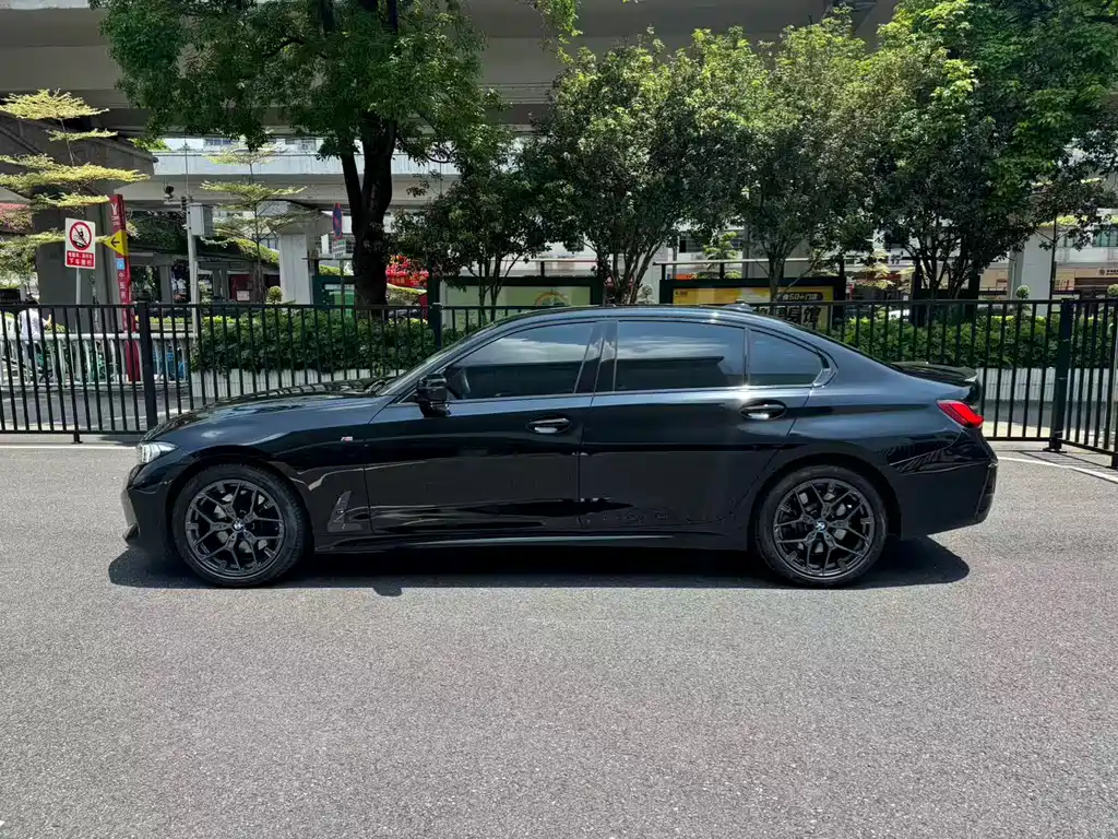 BMW 3 Series 3 2025 330Li M Sport