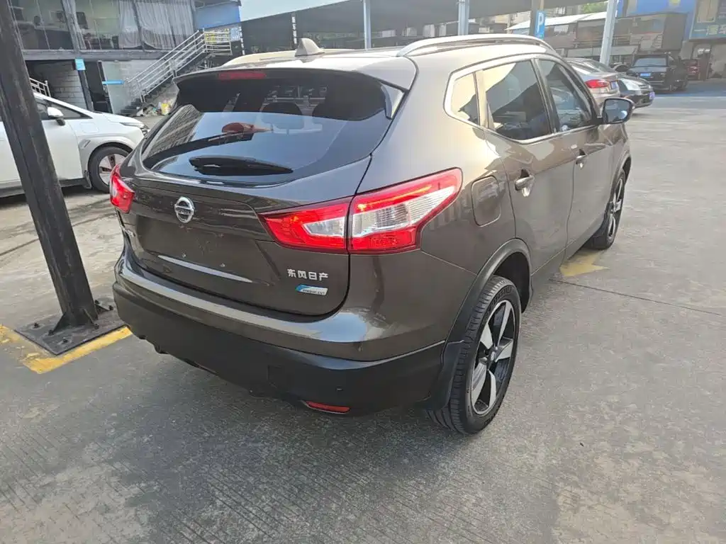 Nissan Qashqai — миниатюра 7